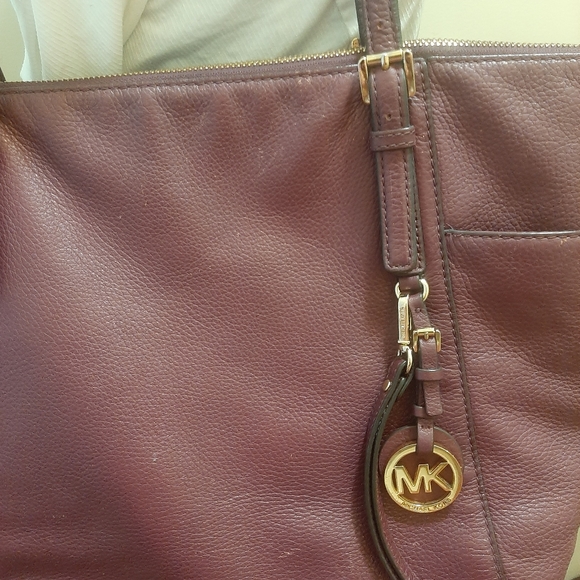 Michael kors burgundy Tote Bag - Picture 13 of 16